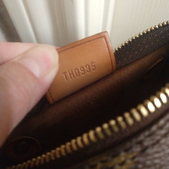 Louis Vuitton Mini Speedy Crossbody with Strap - Picture 14 of 16